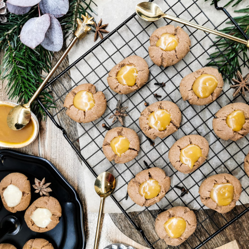 Čokoládové crinkles so slaným karamelom